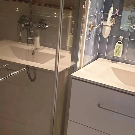 2 Pieces Avec Piscine A - Fr-1-388-18